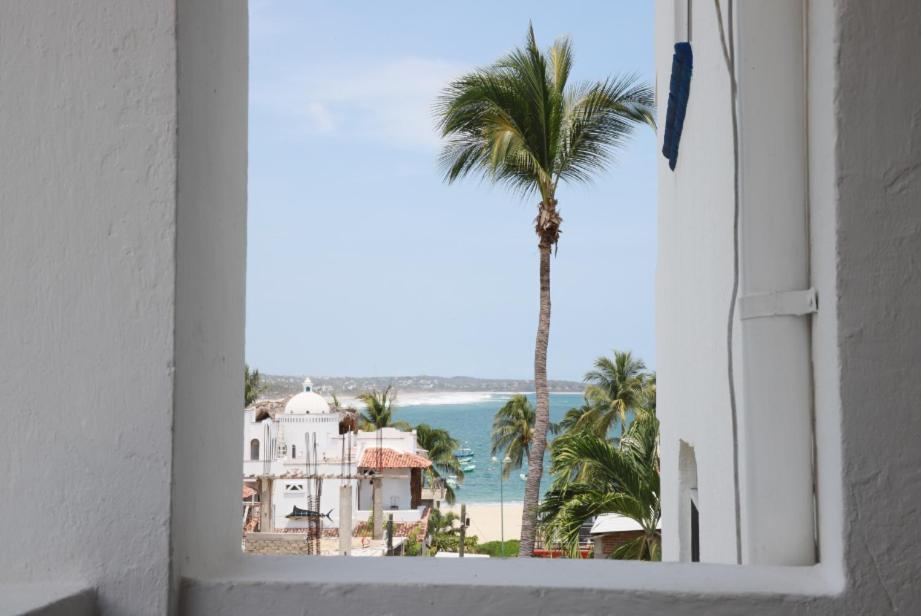 Hotel & Hostal Mayflower Puerto Escondido  Exterior photo